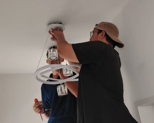 Pasang lampu gantung